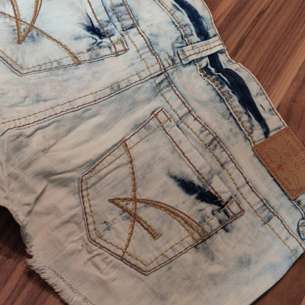 Short⚡Short - Picture 3 of 3